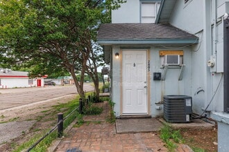 Building Photo - 2805 Bellmead Dr