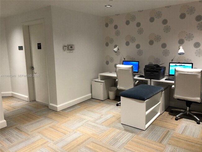 Building Photo - 951 Brickell Ave