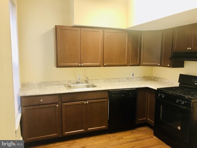 Building Photo - 1415 N Harrison St