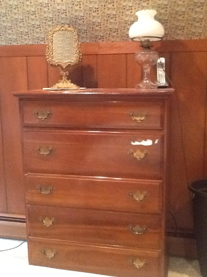 bureau in second floor bedroom - 5304 Lakeside Blvd