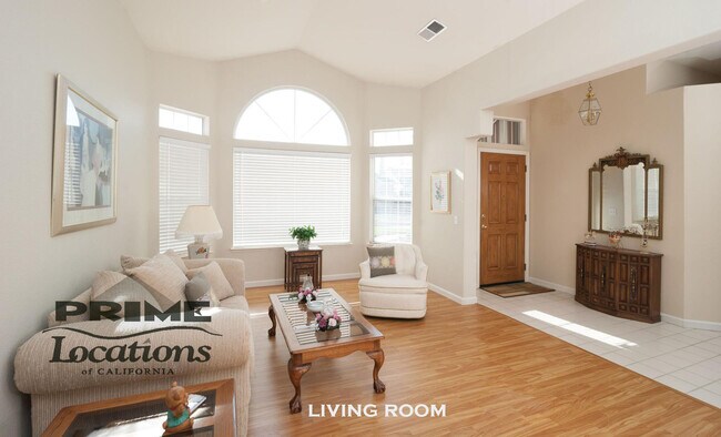 Building Photo - Excellent west Roseville location