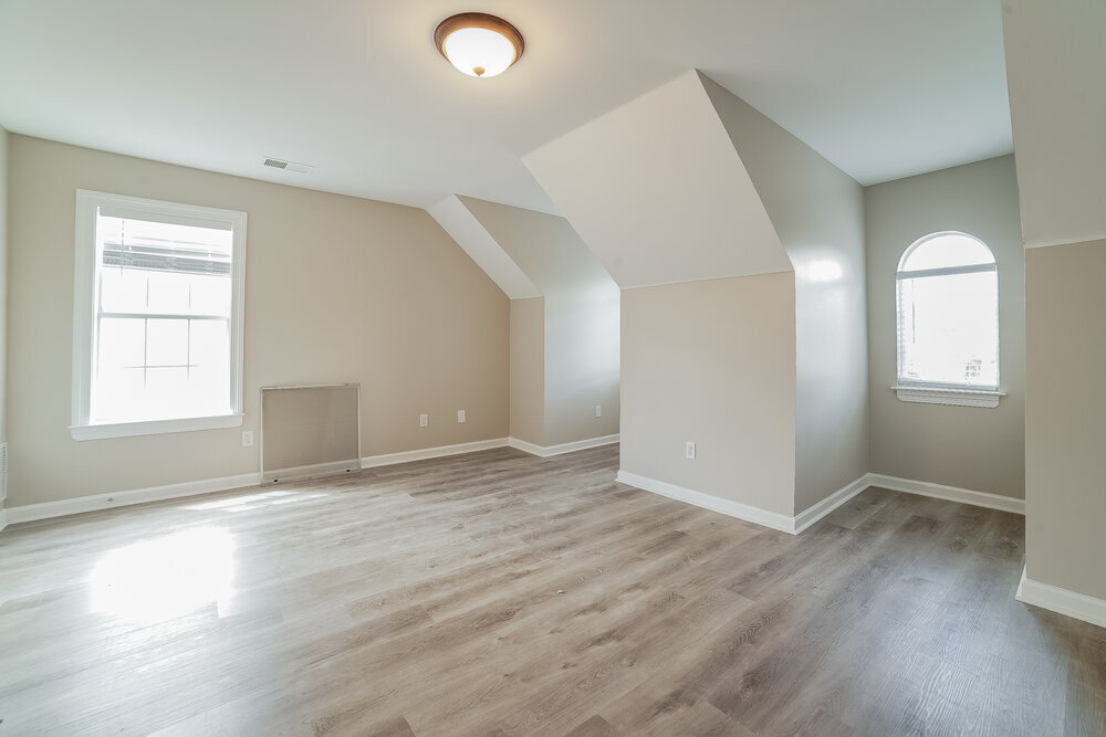 Building Photo - 2875 Liverpool Ln