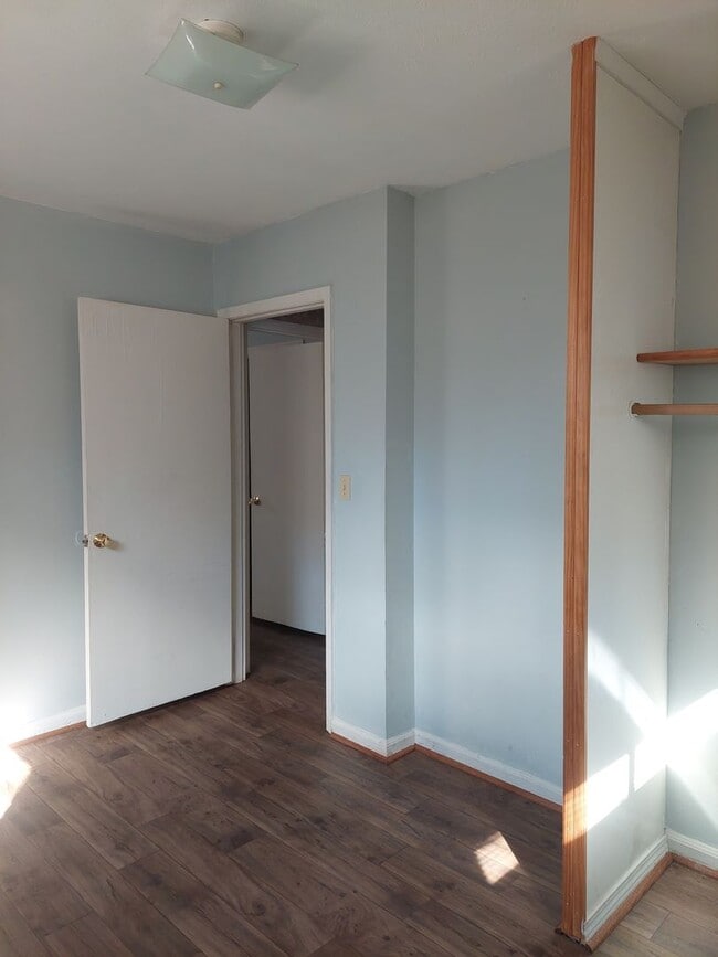 Building Photo - Cute duplex