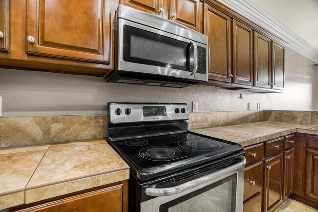 Building Photo - 110 Vienne Pl
