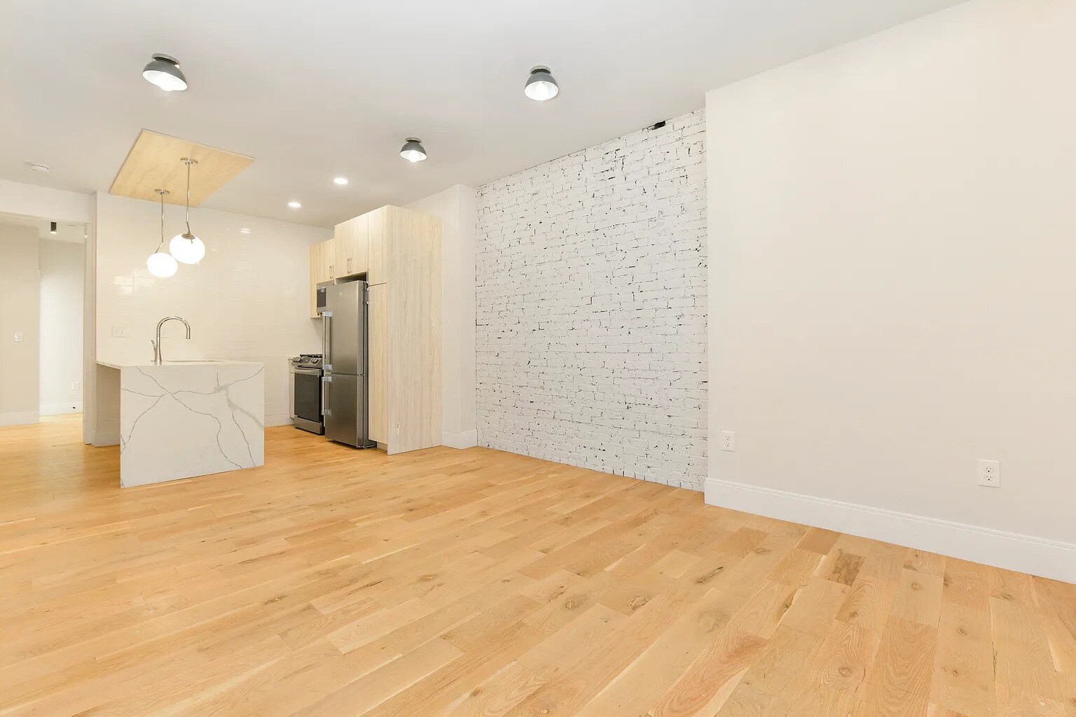 Building Photo - 200 Maverick St