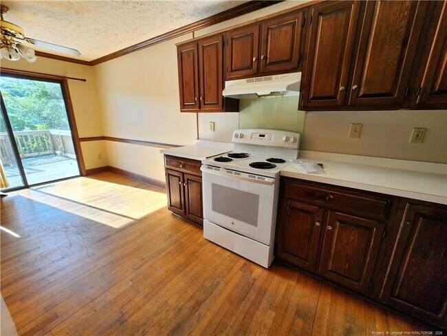 Building Photo - 499 Lands End Rd