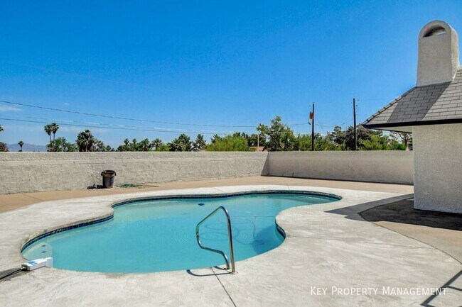 Building Photo - 3962 Euclid St