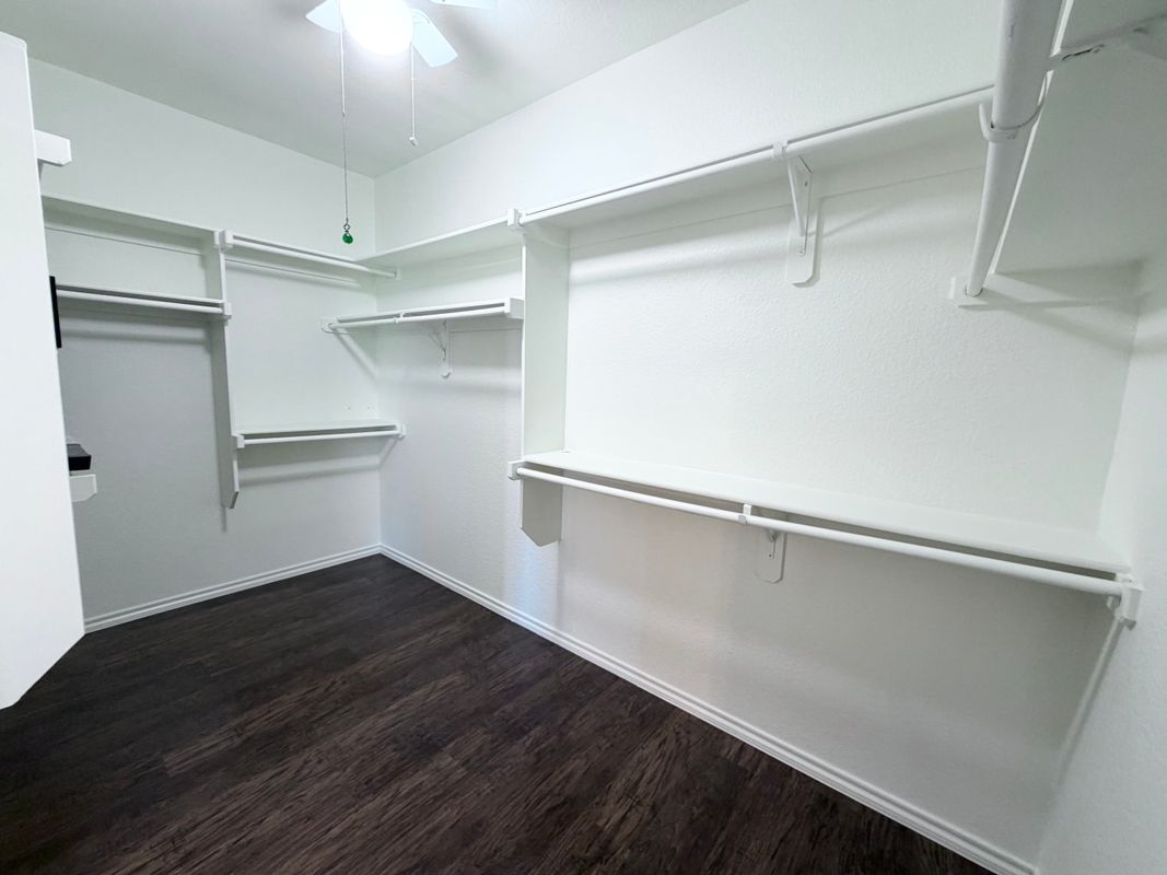 Building Photo - 3917 Old Richwood Ln