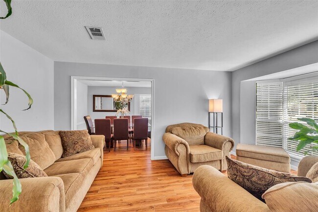 Building Photo - 11806 Fawnview Dr