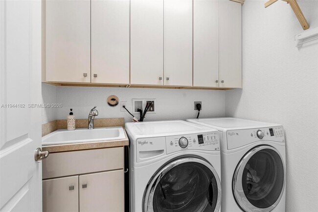 Building Photo - 10185 Cameilla St