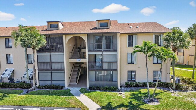 Building Photo - 812 Sky Pine Way