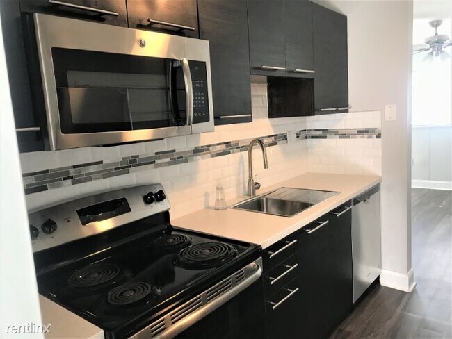 Building Photo - 3104 W San Juan St