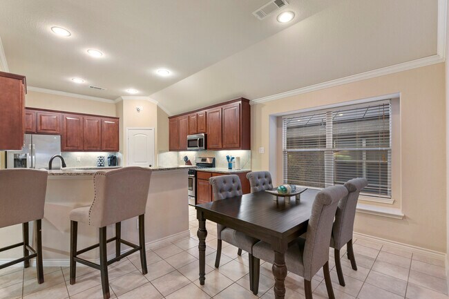 Building Photo - 6004 Paddlefish Dr