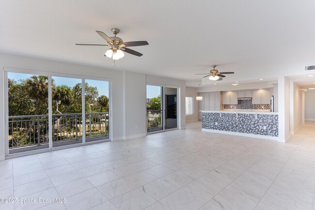 Building Photo - 1465 S Harbor City Blvd