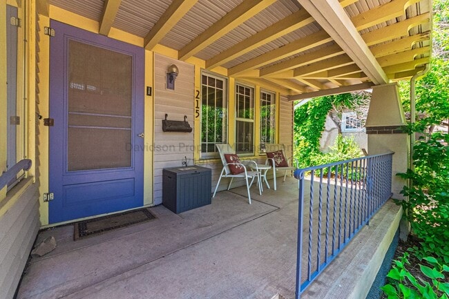 Building Photo - Charming 2 Bedroom House in the Historic Old North End