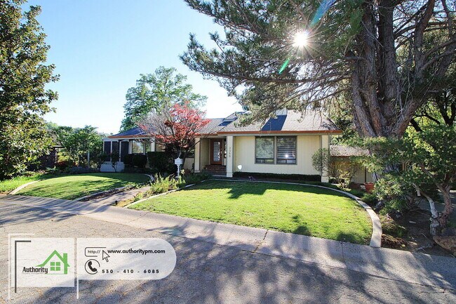 Building Photo - 3350 Mountain Oak Dr