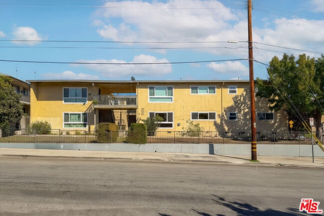 Building Photo - 1210 N New Hampshire Ave