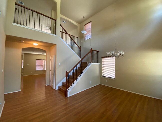 Building Photo - FALL INTO A NEW HOME WITH OUR MOVE-IN SPECIALS!