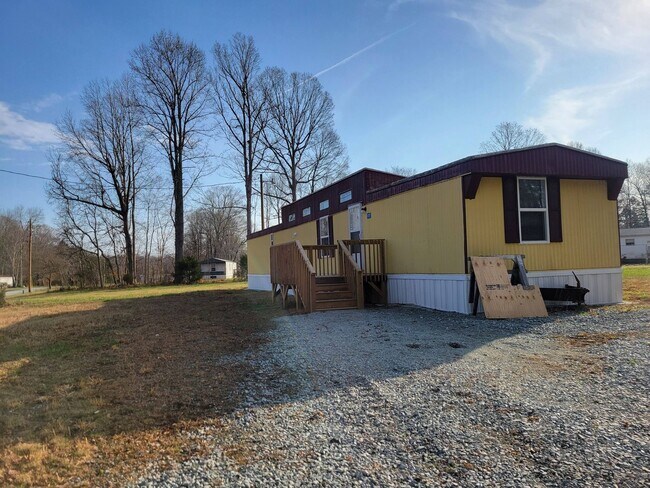 Building Photo - Ready to Move in