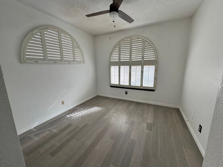 Building Photo - 4618 N Stanton St