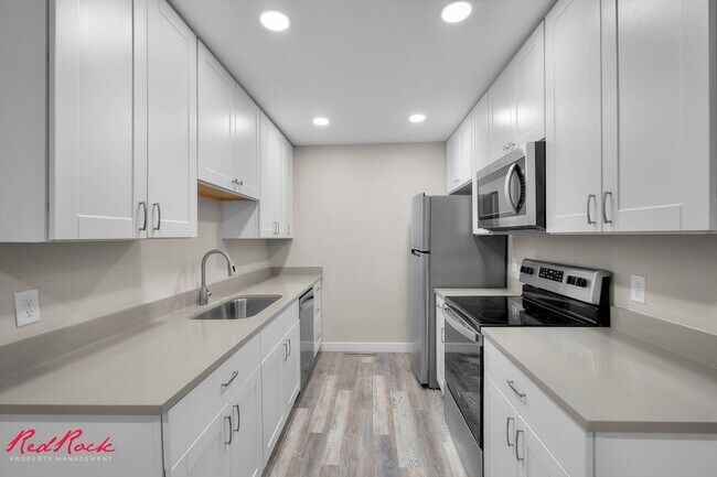 Building Photo - 2 Bedroom Condo in the Heart of St. George!