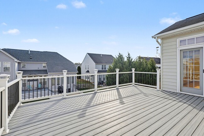 Building Photo - Spacious 5-Bedroom Fredericksburg Home with Flexible Living & Over 3,500 Sq Ft