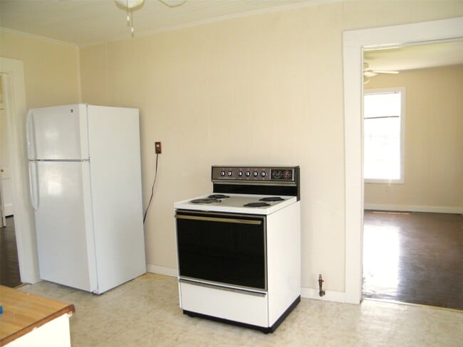 Building Photo - 13679 Wigginsville Rd