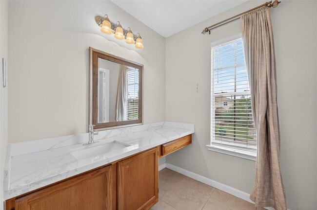 Building Photo - 9123 Belle Glen Dr