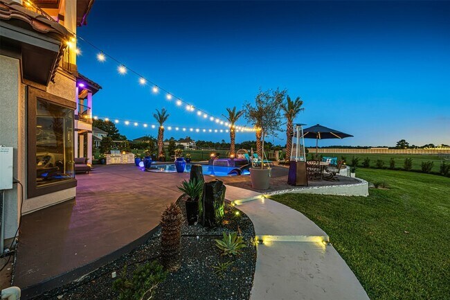 Building Photo - 12345 White Oak Point