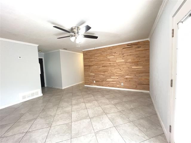 Building Photo - 12120 Bishop Dr