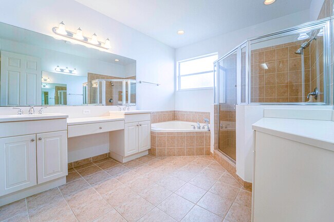 Building Photo - 2177 SW Cape Cod Dr