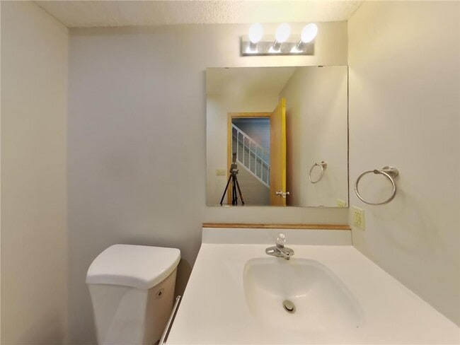 Building Photo - 13537 Dellwood Ct