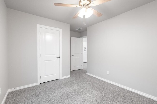 Building Photo - 913 Westfall Dr