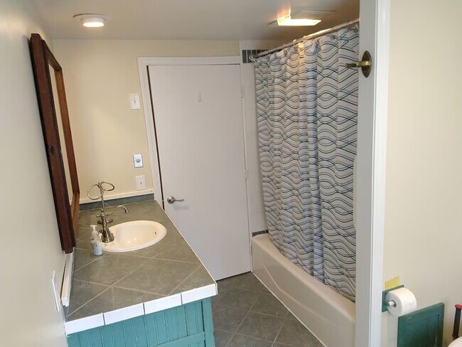 Building Photo - 10 Loon Hollow