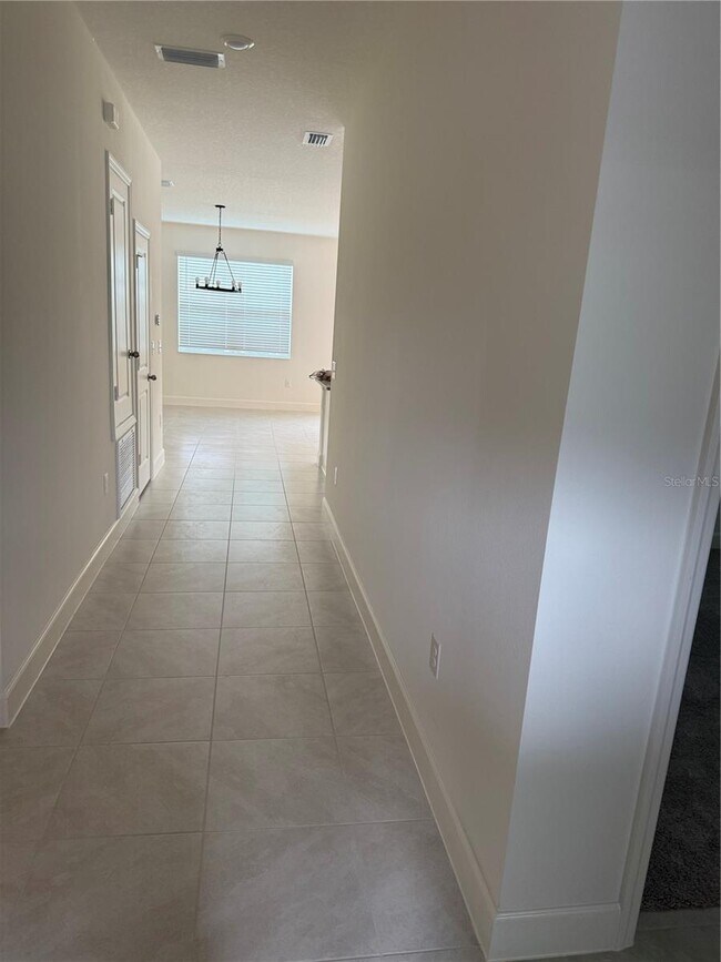 Building Photo - 3390 Sanctuary Dr