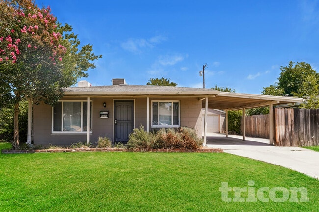 Building Photo - 5307 Esmeralda St