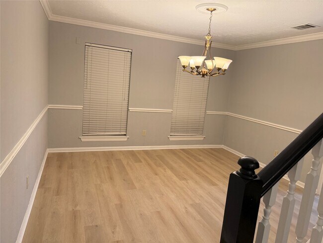 Building Photo - 819 Fern Springs Ct