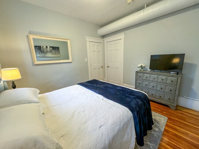 Building Photo - 636 Washington St