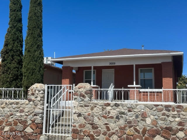 Building Photo - 3025 E Missouri Ave