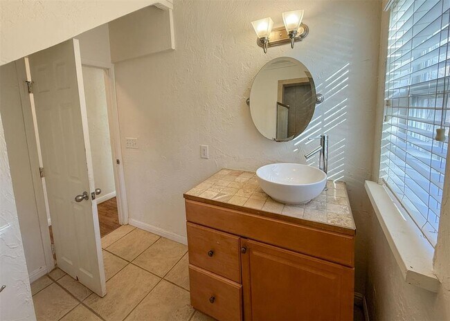 Building Photo - 2341 NW 37th St