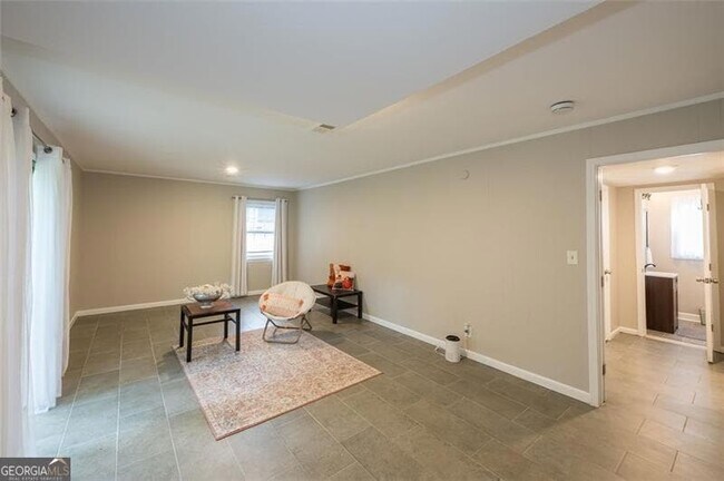 Building Photo - 1025 Hilburn Dr SE