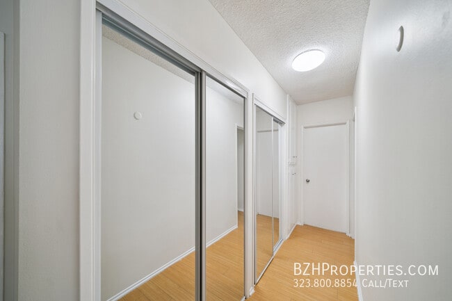 Building Photo - 7030 Lanewood Ave