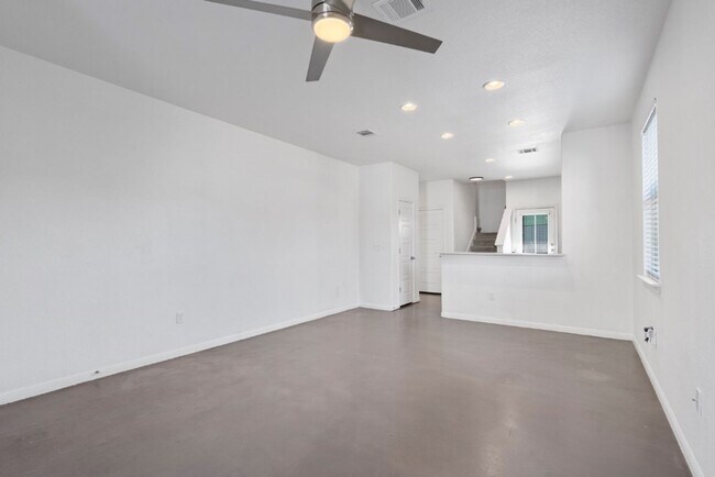 Building Photo - 5804 Loblolly Ln