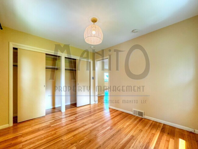 Building Photo - Tranquil Home Steps from Manito Park