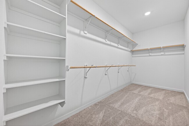 Building Photo - 27435 Sunterra Village Dr