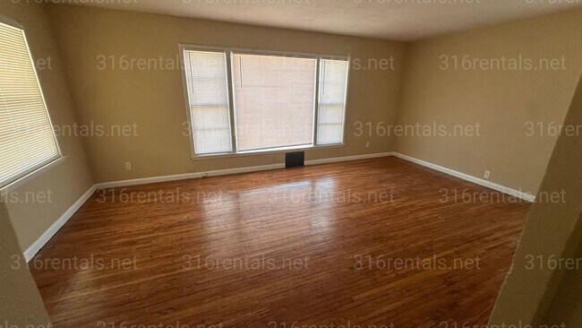 Building Photo - 1248 N Volutsia