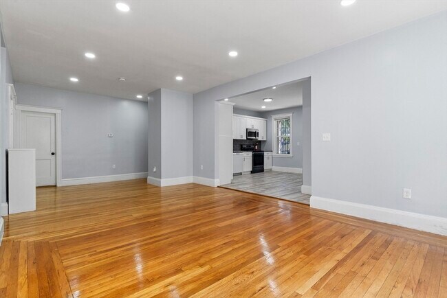 Building Photo - 570 Harvard St