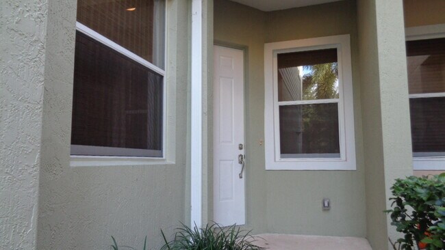 Building Photo - 1825 Bridgepointe Cir