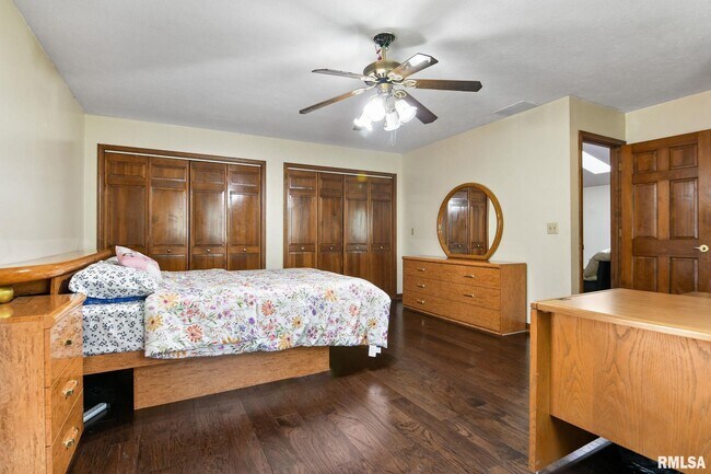Building Photo - 2605 Montega Dr