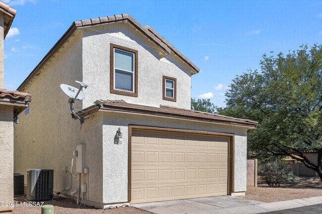 Building Photo - 2732 N Neruda Ln
